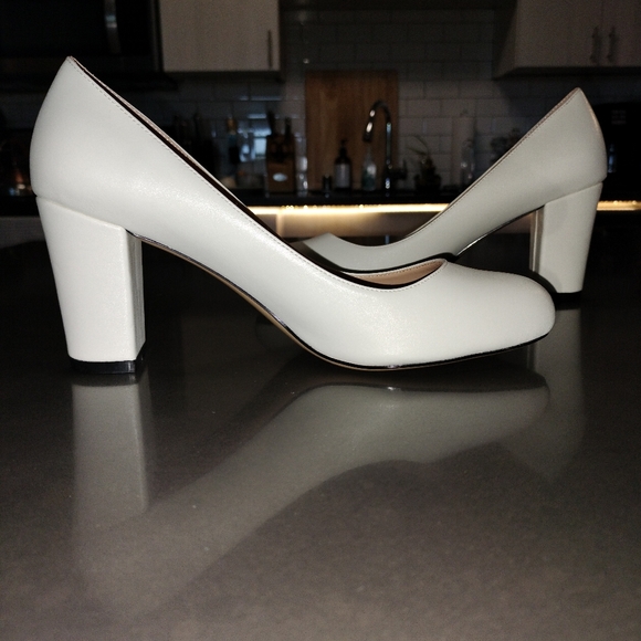 NWT Castamere High Heels Round Toe Pump in PU White - Picture 5 of 12